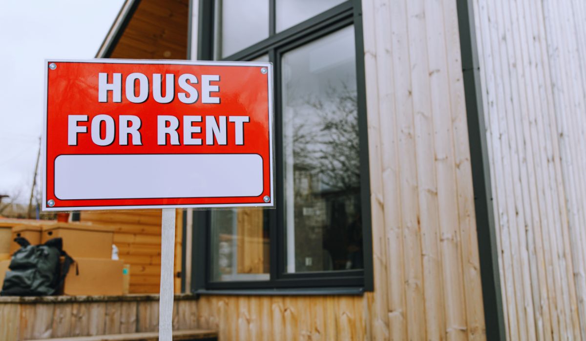 a for rent sign outside a home in the netherlands