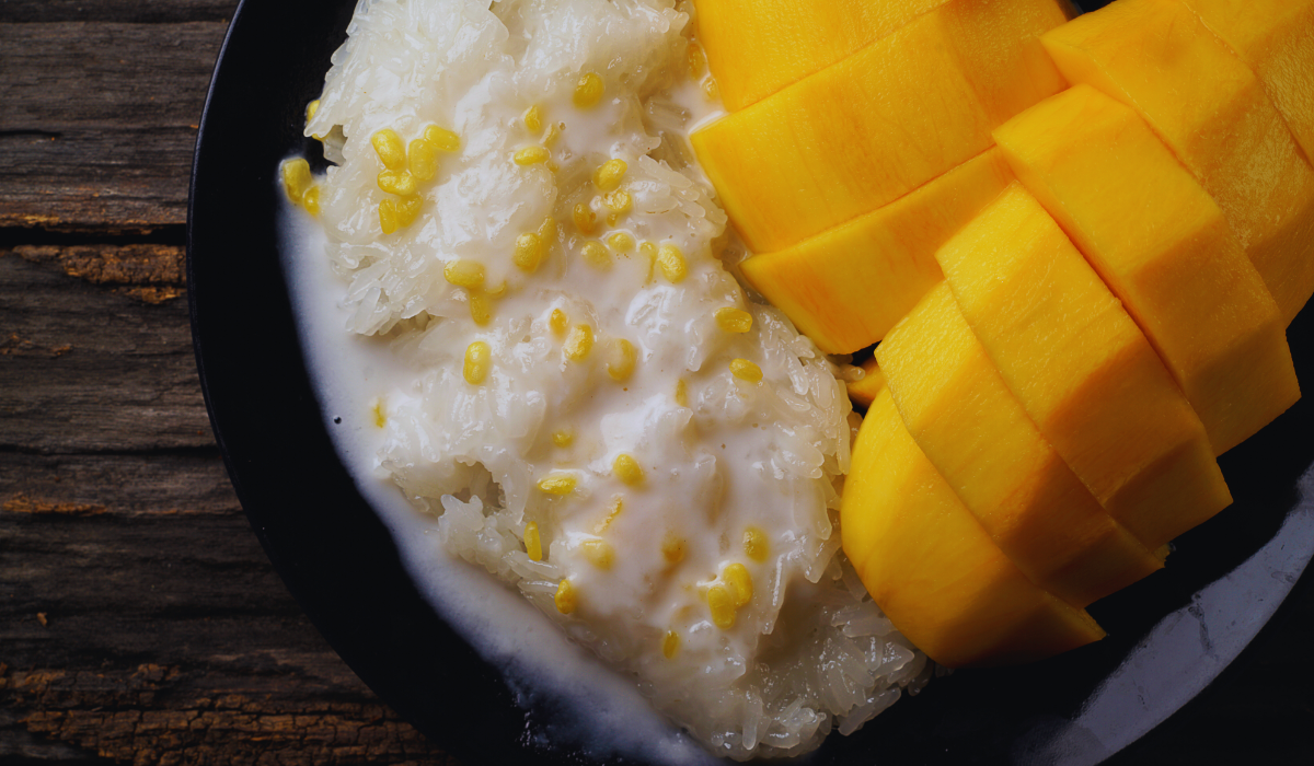 mango sticky rice representing some of the best Thai restaurants in Amsterdam